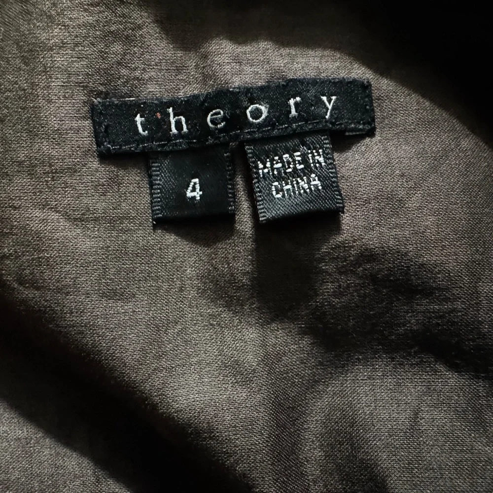 Theory Nema Skirt — Size 4 — Brown — Classic Minimalist Style - Picture 2 of 4